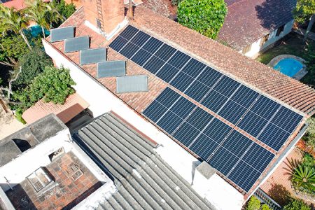 Sistema Fotovoltaico Residencial 9,26 KWp - Porto Alegre e Sistema de aquecimento de água
